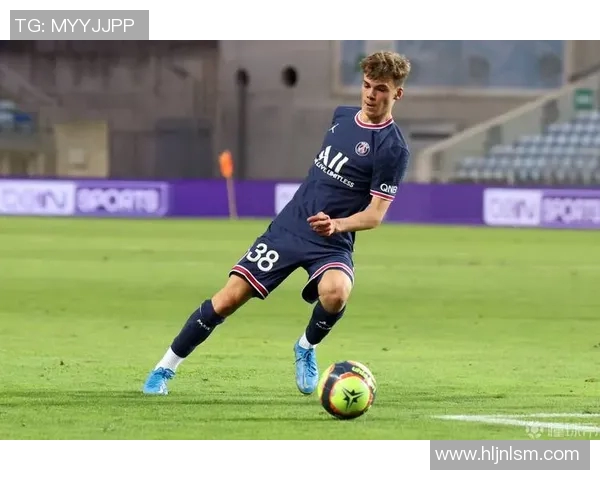 加维领衔的足球新星崛起，助力球队重返巅峰之路